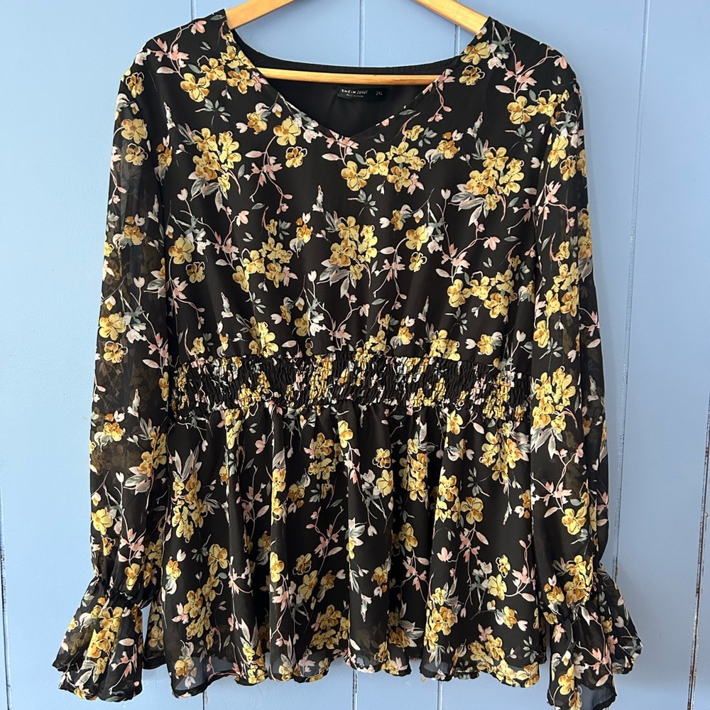 Women’s Flower Flowing Shirt - Size 2XL